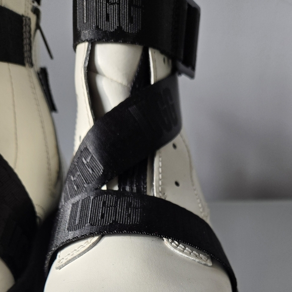 UGG sid white and black waterproof leather combat boot. Size 5.5 - Picture 9 of 14